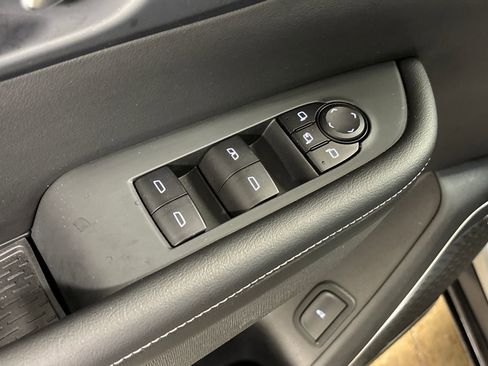 Used 2025 Buick Enclave Preferred image 22