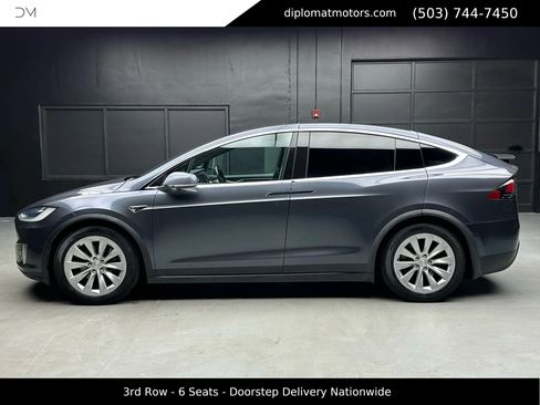 Used 2017 Tesla Model X 90D image 4