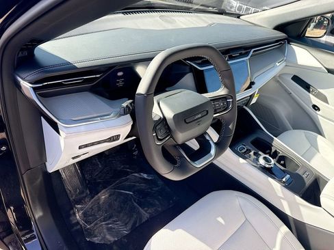 New 2026 Jeep Cherokee Limited AWD/4WD image 9