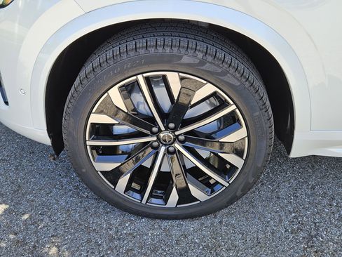 New 2026 Volvo XC90 B6 Plus w/ Protection Package Premier image 37