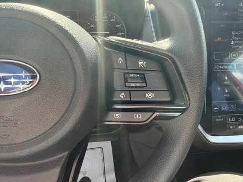 Used 2025 Subaru Crosstrek 2.5i Premium AWD/4WD image 24