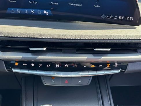 Certified 2025 Cadillac XT4 Premium Luxury AWD/4WD image 10