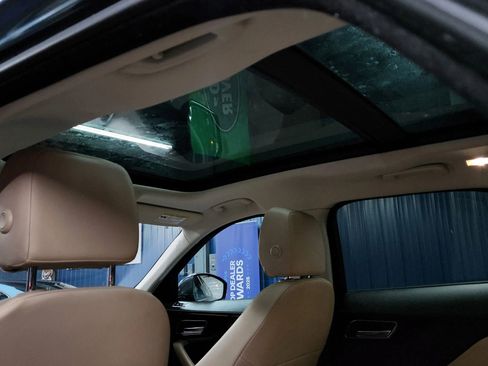 Used 2017 Jaguar F-PACE Premium image 20