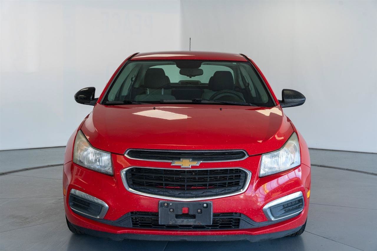 Used 2015 Chevrolet Cruze LS FWD image 2