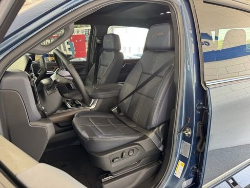 Used 2025 Chevrolet Silverado 2500 High Country w/ Technology Package image 27