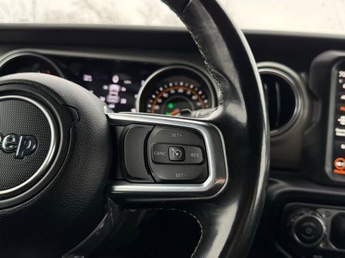 Used 2022 Jeep Wrangler Unlimited Sahara image 8