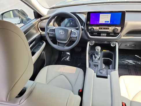 Certified 2026 Toyota Grand Highlander AWD image 17