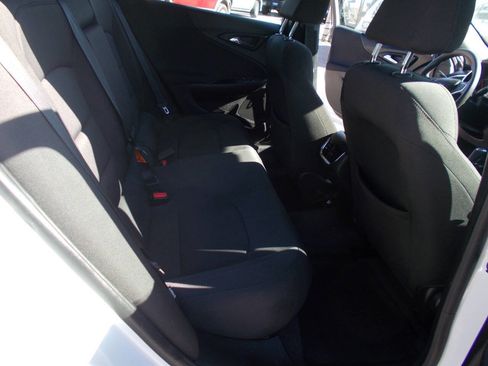 Used 2018 Chevrolet Malibu Hybrid image 8