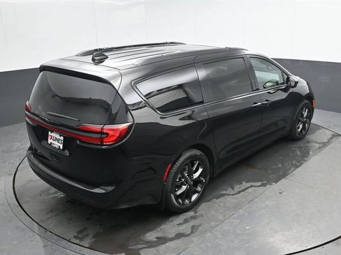 New 2026 Chrysler Pacifica Select w/ S Appearance Package FWD image 30