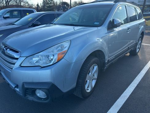 Used 2013 Subaru Outback 2.5i Premium image 3