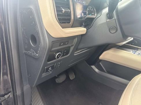 Used 2024 Ford Expedition Limited AWD/4WD image 23