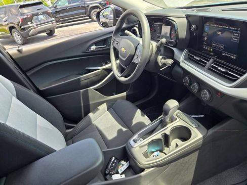 New 2026 Chevrolet Trax LS w/ LS Convenience Package FWD image 5
