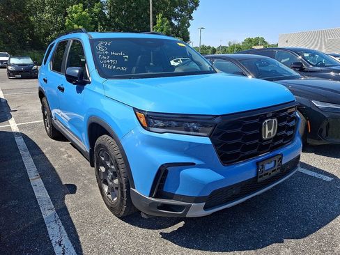 Used 2024 Honda Pilot TrailSport image 3