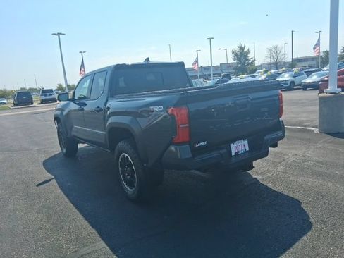 Used 2024 Toyota Tacoma TRD Off-Road w/ TRD Off Road Premium Package AWD/4WD image 9