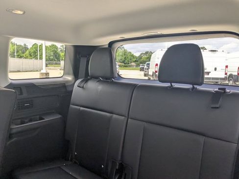 Used 2025 Hyundai Santa Fe SEL image 16