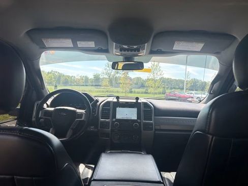 Used 2018 Ford F250 Lariat w/ Lariat Ultimate Package AWD/4WD image 17