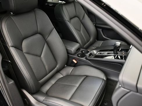 Certified 2026 Porsche Macan AWD/4WD image 52