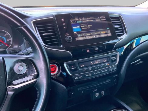 Used 2021 Honda Pilot Touring image 7