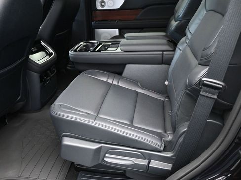 Used 2024 Lincoln Navigator Reserve image 31