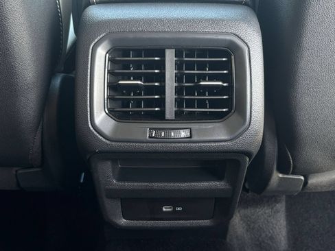 Used 2025 Volkswagen Taos SE FWD image 23