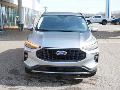 Certified 2024 Ford Escape Platinum AWD/4WD image 2