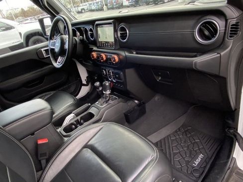 Used 2018 Jeep Wrangler Unlimited Sahara w/ Quick Order Package 24M Moab image 22