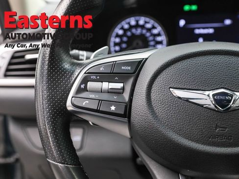 Used 2023 Genesis G70 2.0T image 15