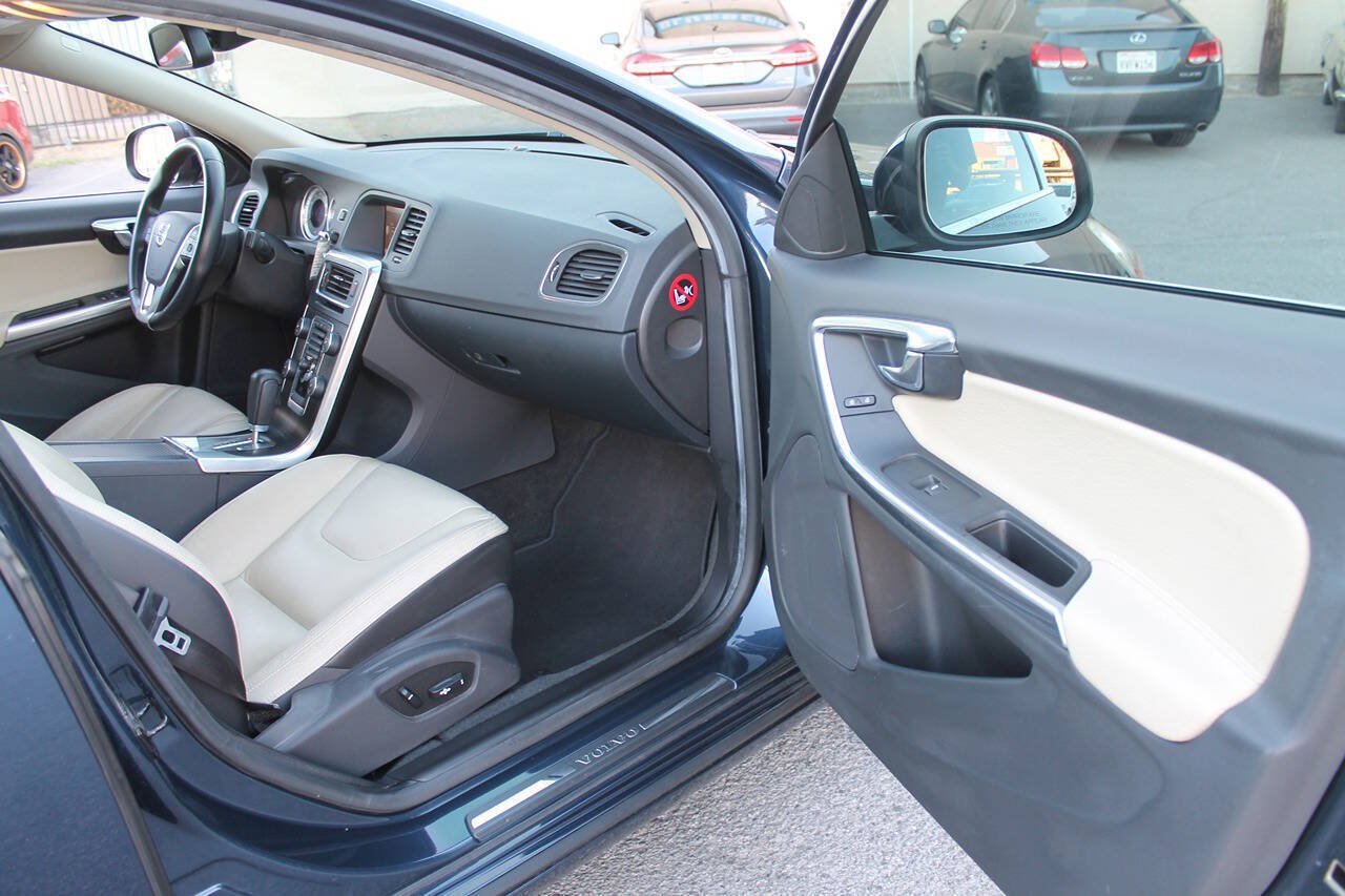 Used 2012 Volvo S60 T5 w/ Climate Pkg FWD image 27