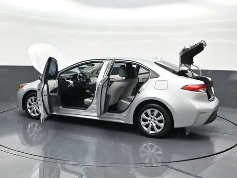 Used 2025 Toyota Corolla LE w/ Convenience Package image 34