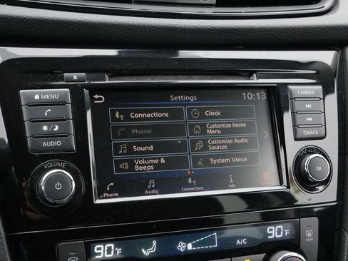 Used 2020 Nissan Rogue SV image 33