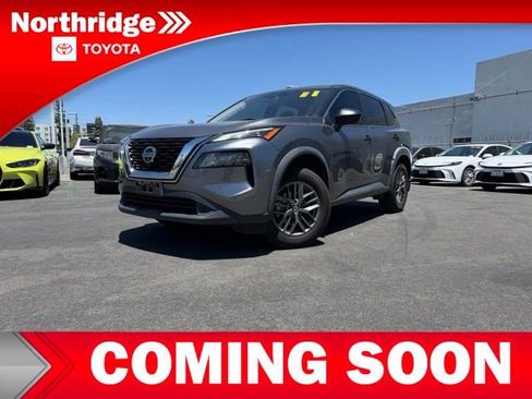 Used 2021 Nissan Rogue S FWD image 2