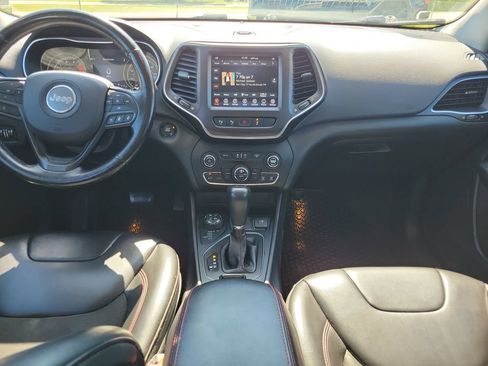 Used 2020 Jeep Cherokee Trailhawk w/ Technology Group AWD/4WD image 15