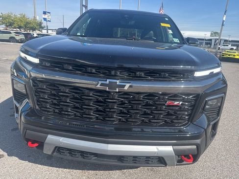 Used 2024 Chevrolet Traverse Z71 w/ Enhanced Driving Package image 8