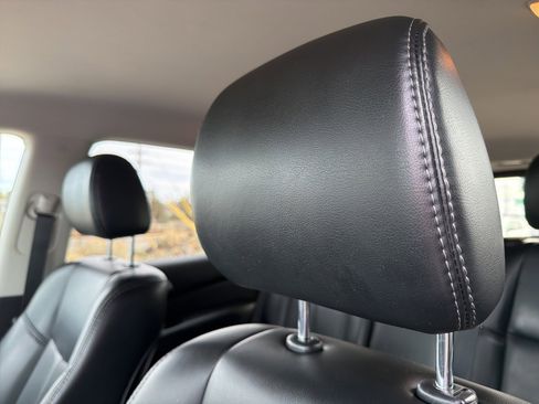 Used 2017 Nissan Pathfinder SL image 19