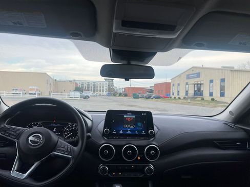 Used 2024 Nissan Sentra SV image 31