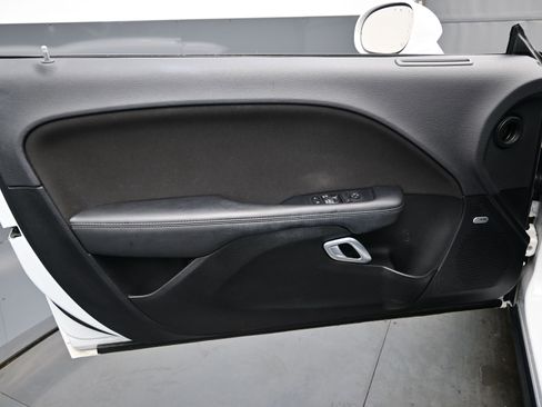 Used 2023 Dodge Challenger SXT w/ Blacktop Package image 9