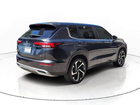 Used 2024 Mitsubishi Outlander SE Black Edition FWD image 6
