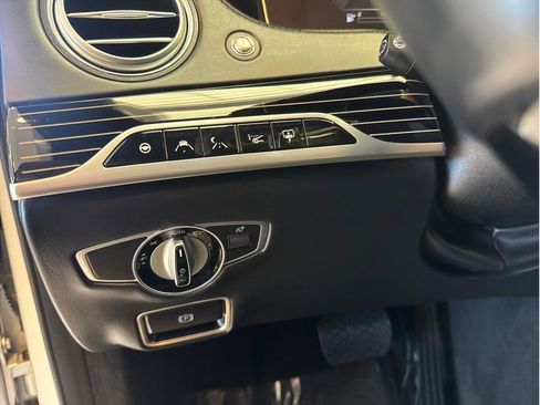 Used 2019 Mercedes-Benz Maybach S 560 4MATIC image 35