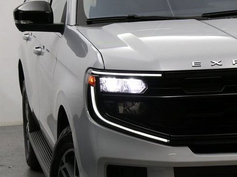 New 2025 Ford Expedition Max Active image 4