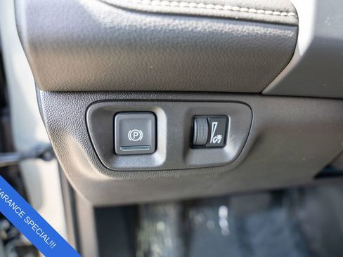 Used 2023 GMC Acadia SLT image 21