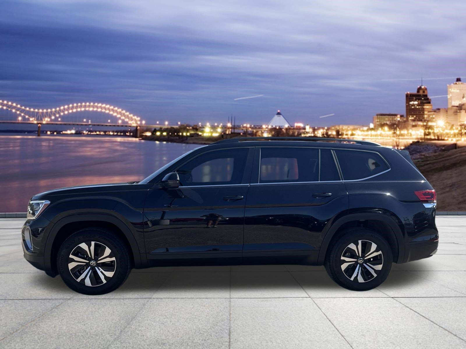 Certified 2025 Volkswagen Atlas SE FWD image 2