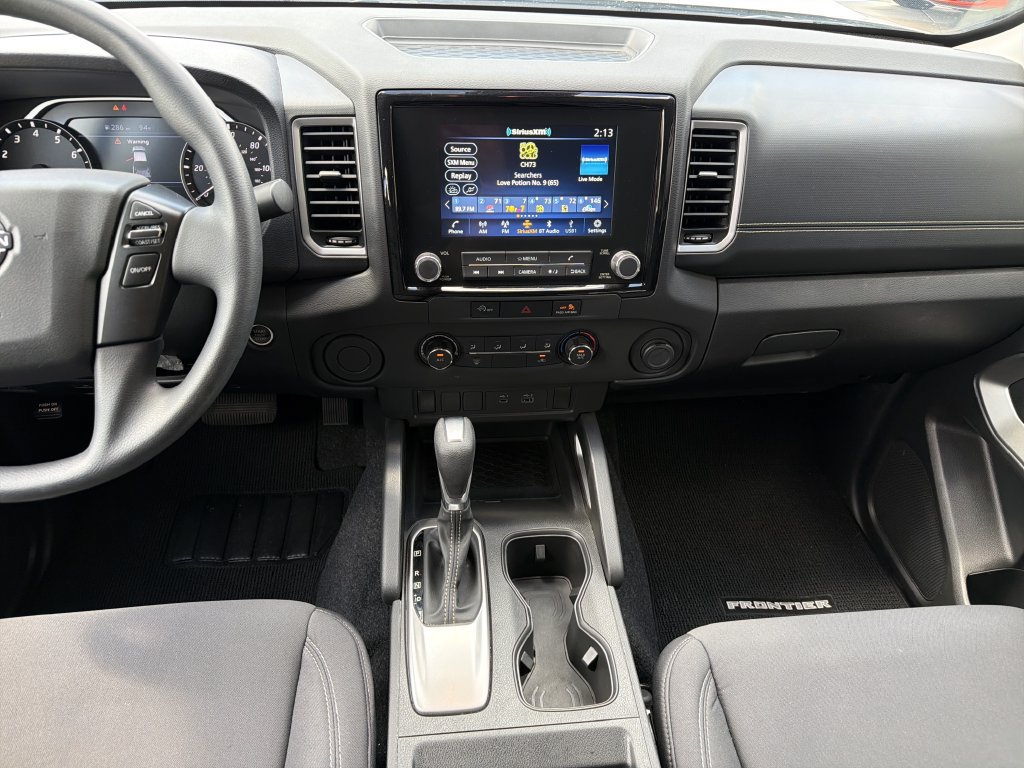 Used 2024 Nissan Frontier SV w/ Tow Package RWD image 16