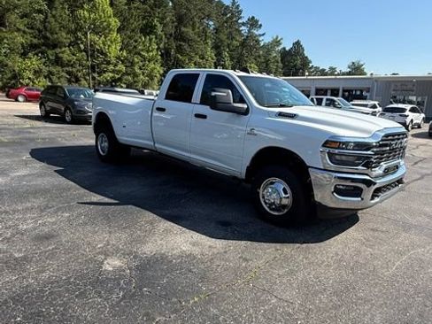 New 2026 RAM 3500 Tradesman AWD/4WD image 8