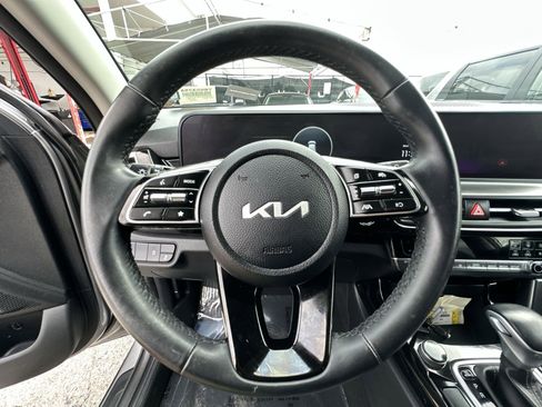 Certified 2024 Kia Seltos S image 11