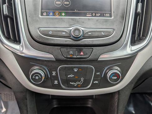 Used 2022 Chevrolet Equinox LT image 12