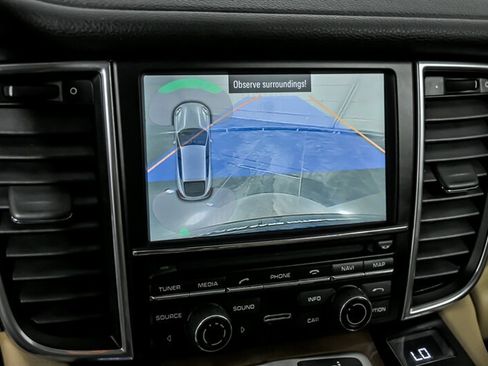 Used 2016 Porsche Panamera 4 image 33