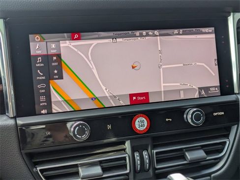 Used 2025 Porsche Macan image 19