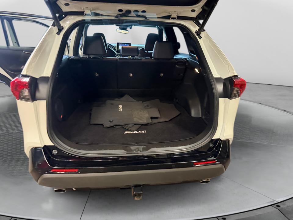 Used 2019 Toyota RAV4 XSE AWD/4WD image 18