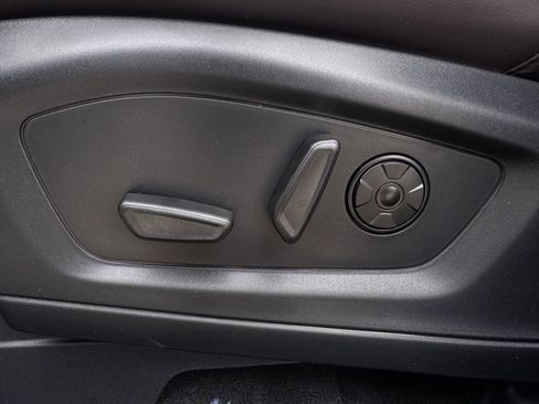 New 2026 Ford Explorer Platinum image 22