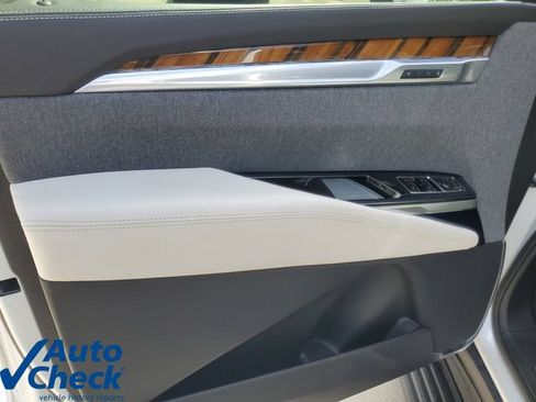Used 2025 Cadillac Escalade ESV Sport Platinum AWD/4WD image 22
